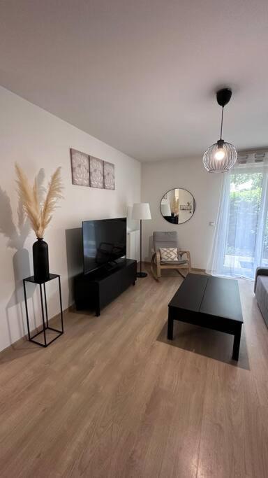 Appartement A Fleury-Merogis Proche De Paris المظهر الخارجي الصورة